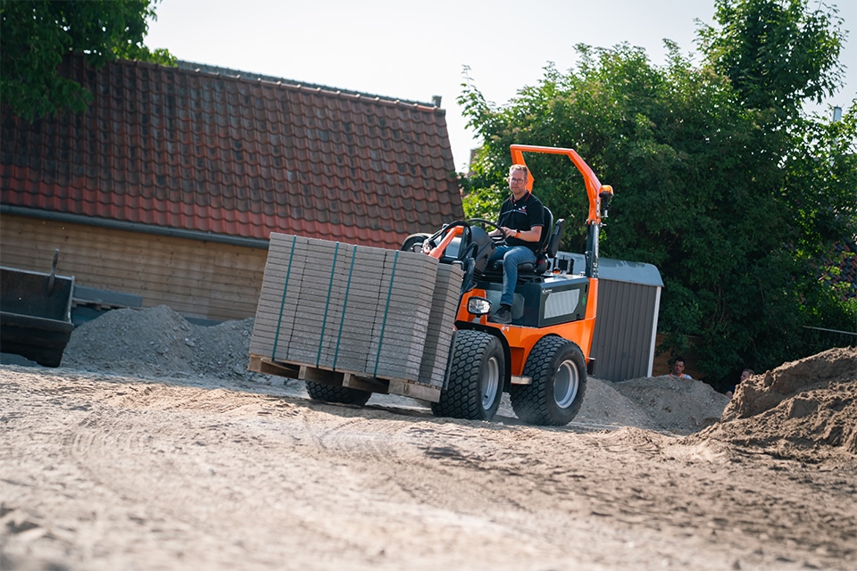 De nieuwe nummer 1 minishovel blinkt uit in hefkracht 5