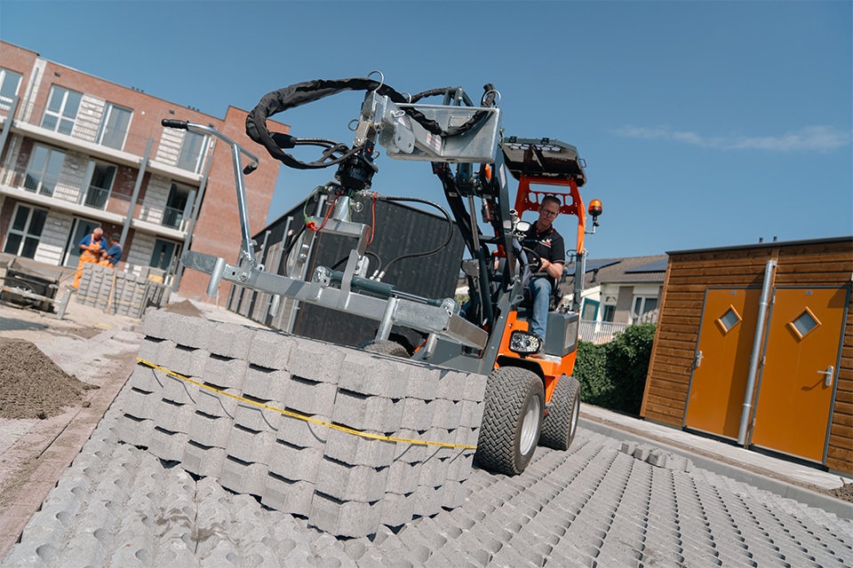 De nieuwe nummer 1 minishovel blinkt uit in hefkracht 1