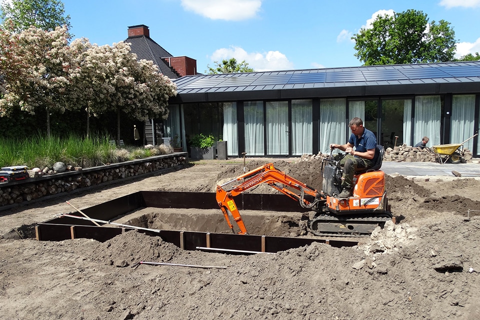 Ervaren hoveniersbedrijf voert geen klus meer uit zonder minigravers 1