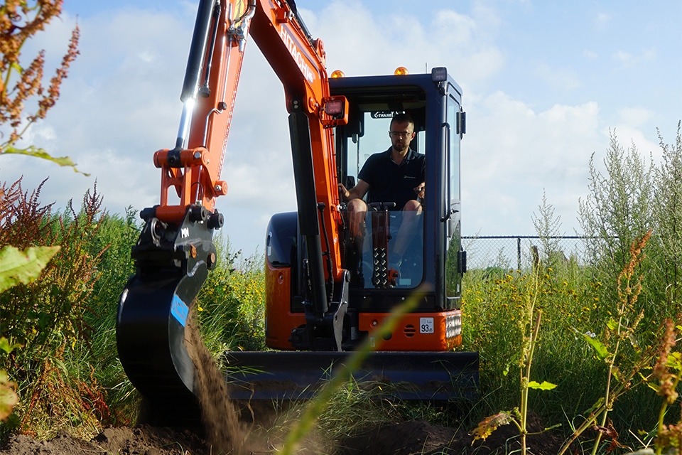 Ervaren hoveniersbedrijf voert geen klus meer uit zonder minigravers 3