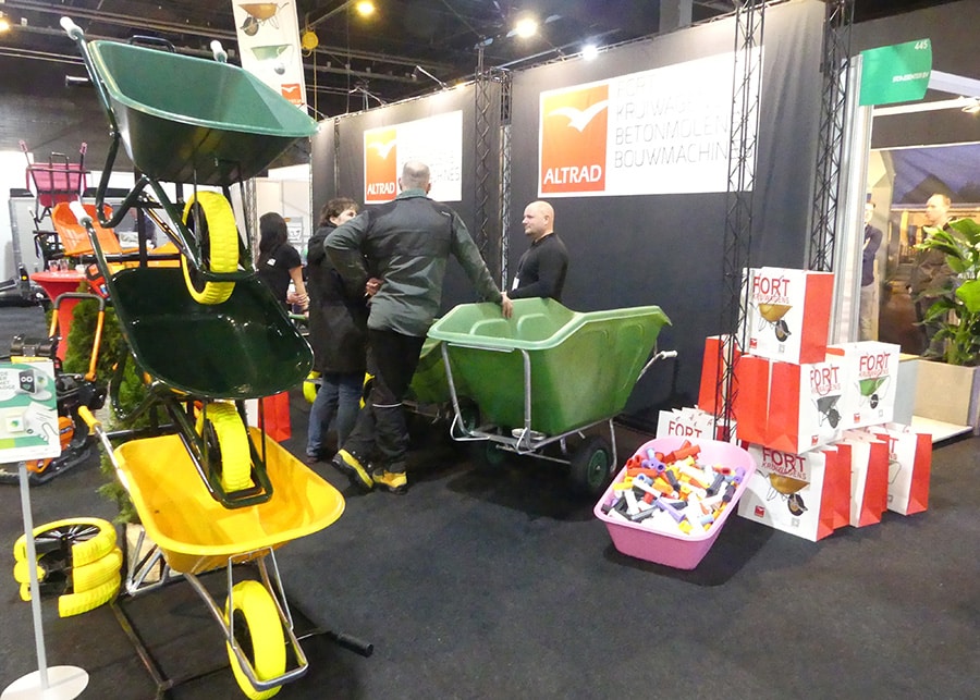 Producent toont emissieloze trilplaten, doorslijper en betonmolen op beurs 6