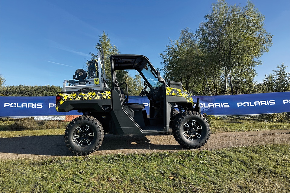 Elektrisch aangedreven side by side met hogedrukreiniger 4