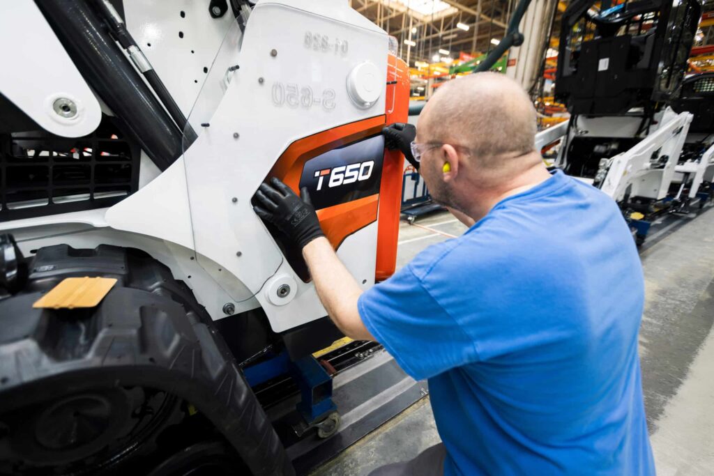 Bobcat start de productie van nieuwe T650 compacte rupslader 3