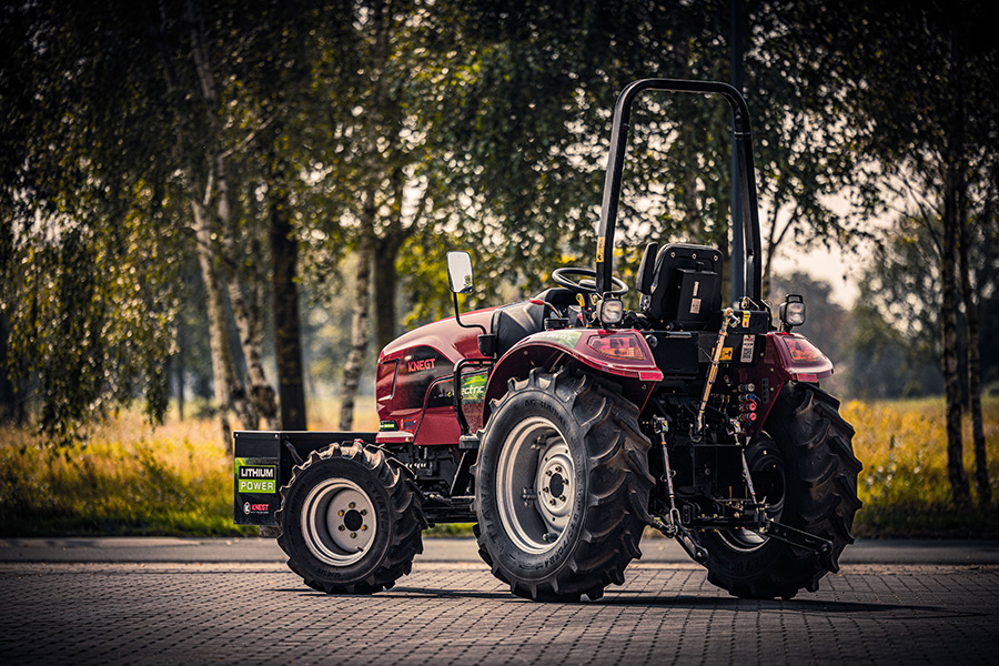 Tractorfabrikant wordt nieuw leven ingeblazen door oprichter 2